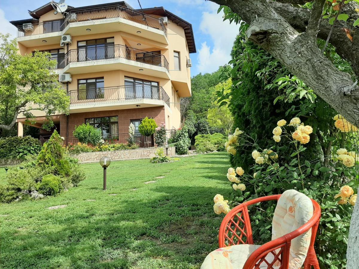 Villa Prolet General-Kantardzhievo エクステリア 写真