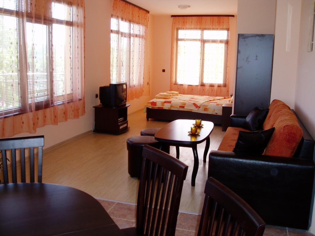 Villa Prolet General-Kantardzhievo 部屋 写真